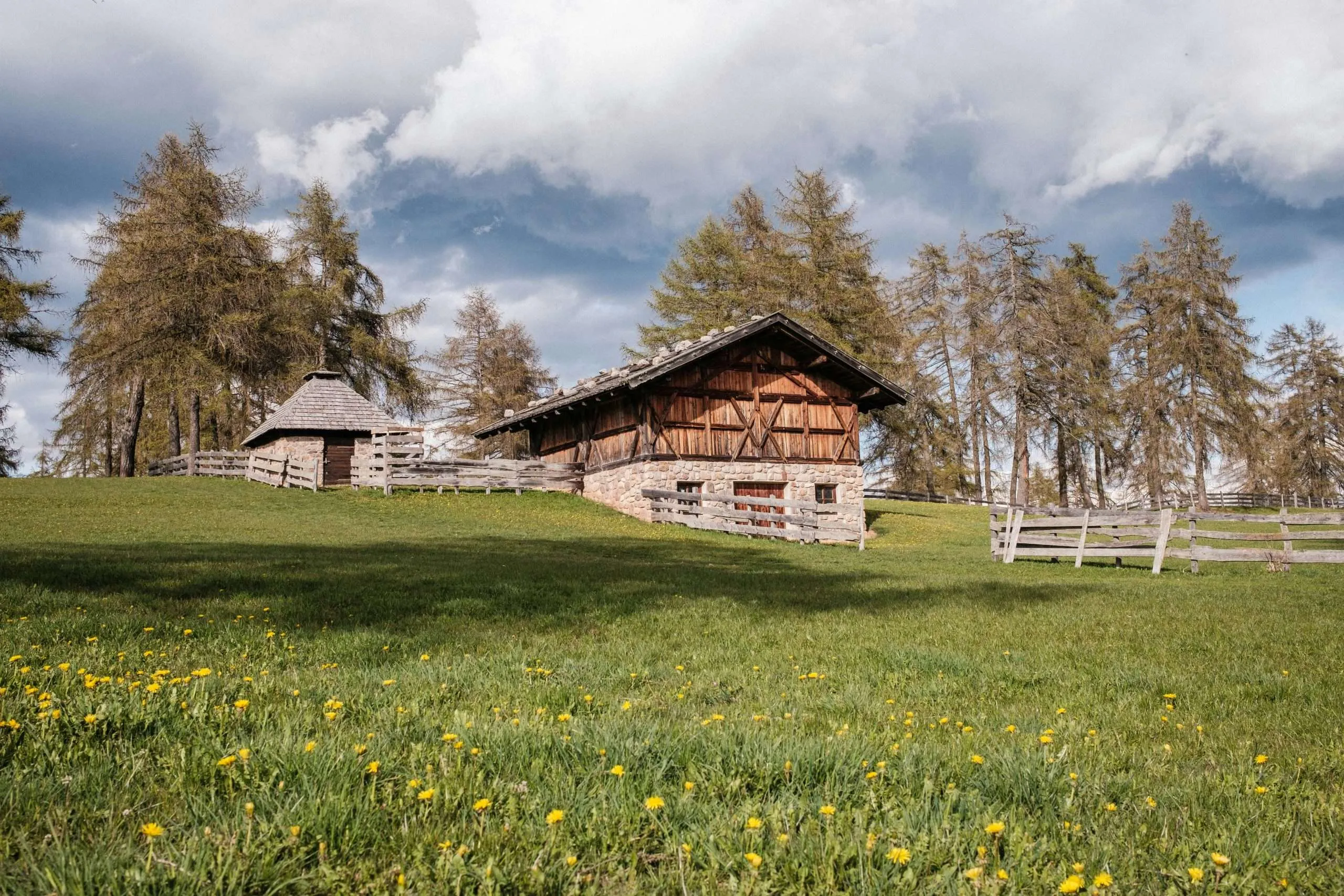 Rustico ristrutturato in Alto Adige con vista sulle Alpi